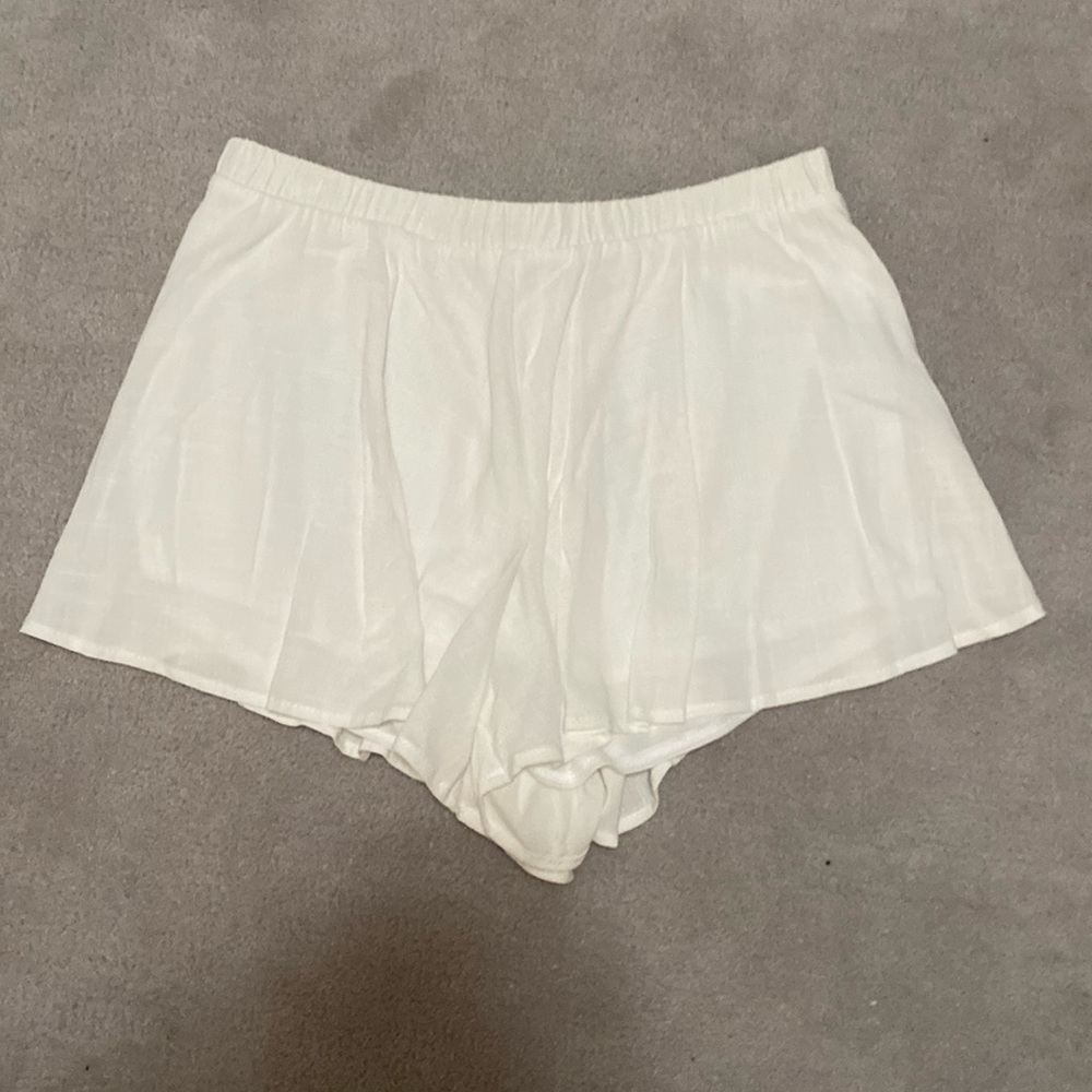 Flowy white altar’d state shorts size M